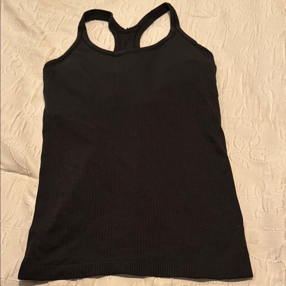 Women's Black Tank Top lululemon size 8 , basically new with pads